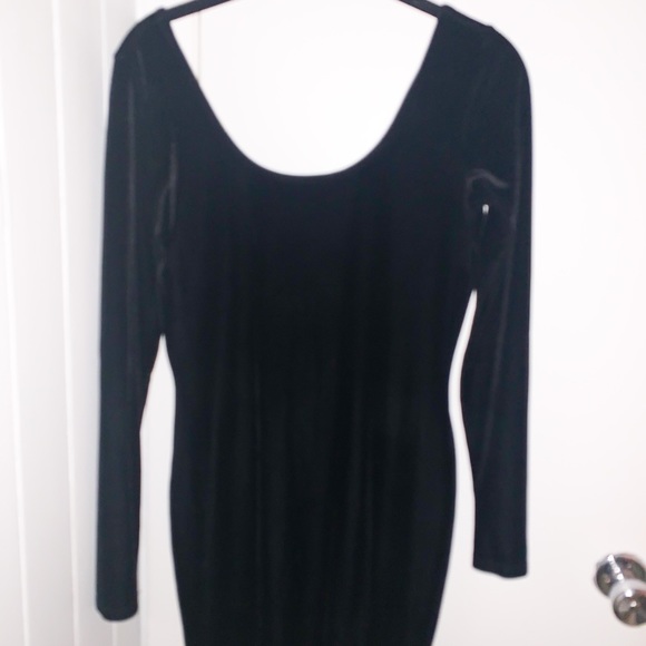 Aritzia Talula low back black velvet dress - Picture 3 of 5